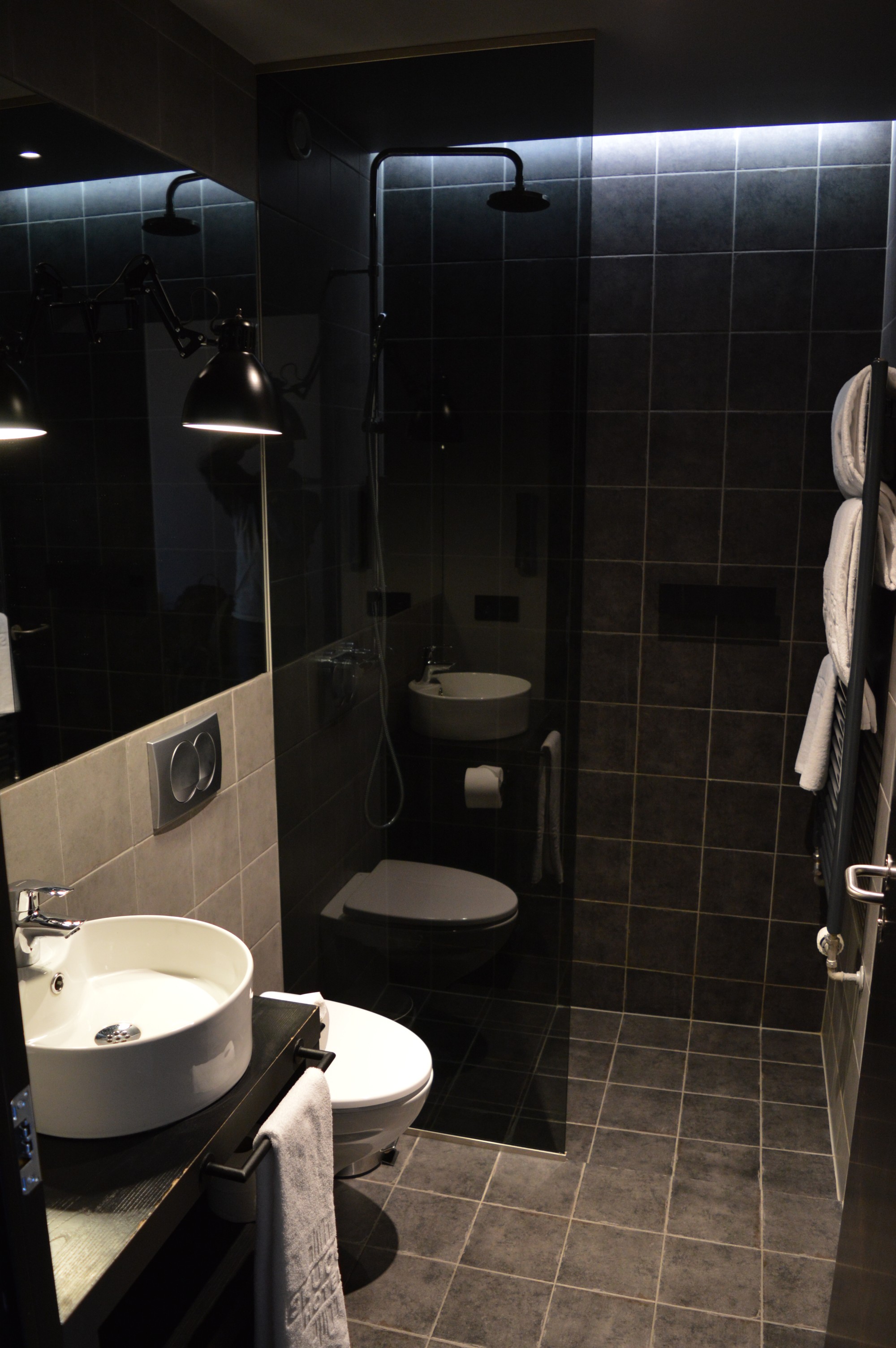 Skuggi hotel bathroom, Reykjavik