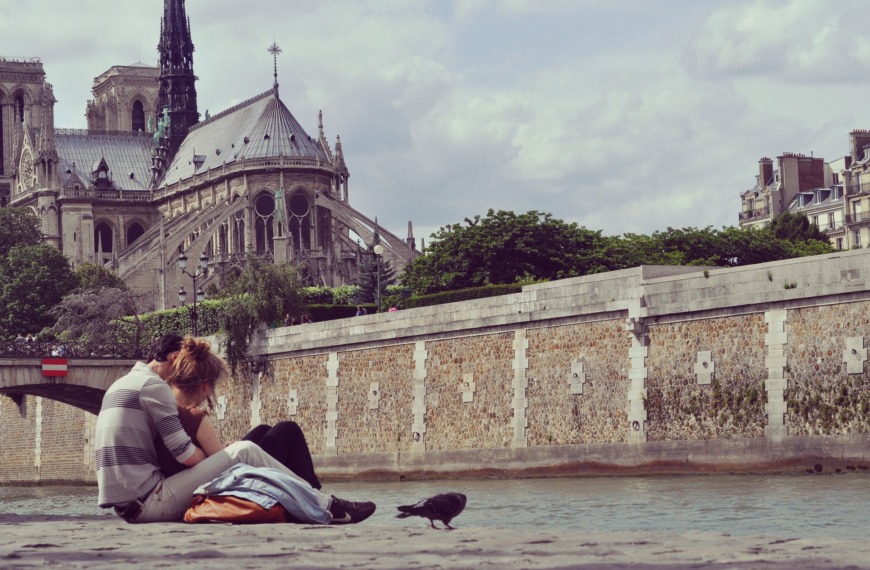 Paris Couple Romance